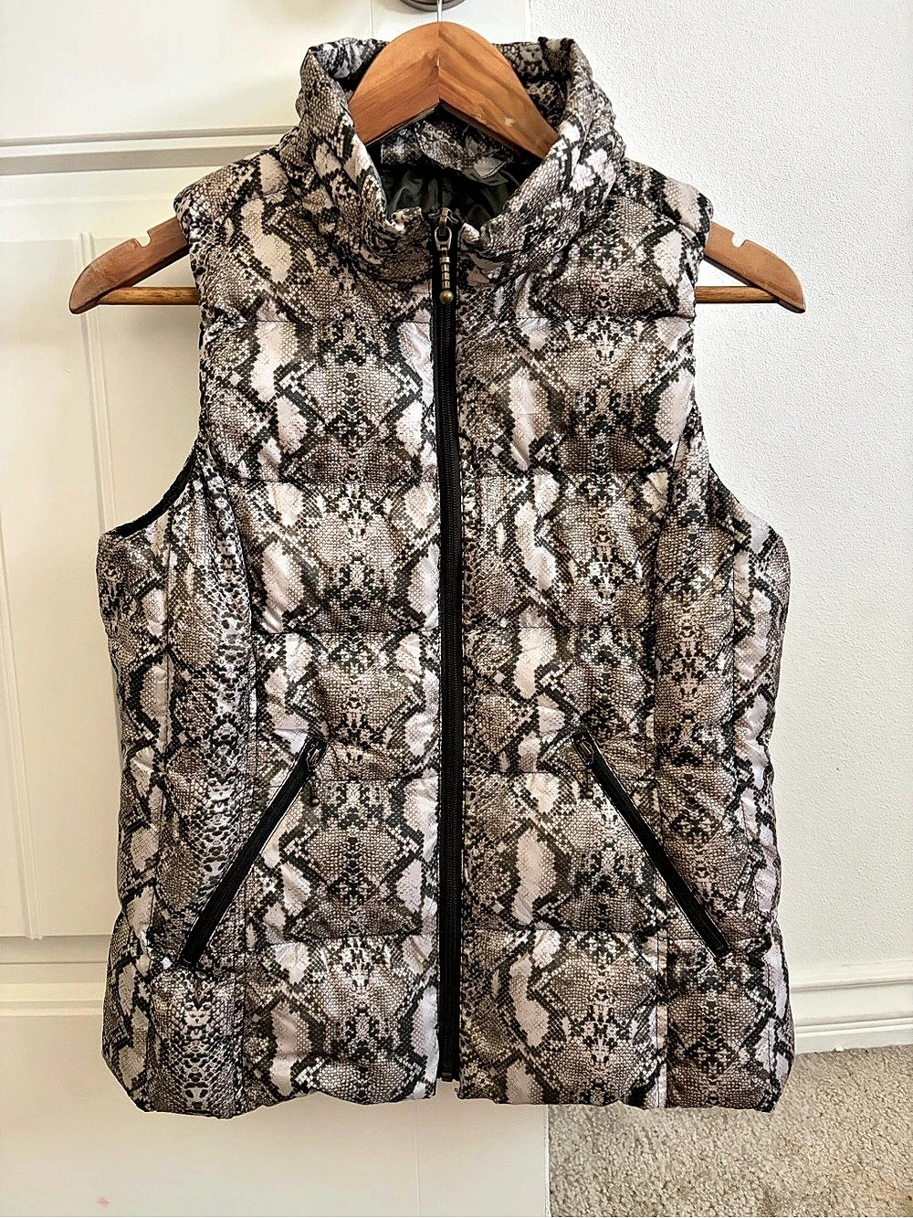Woman’s Snake Print Down Puffer Vest Size Medium